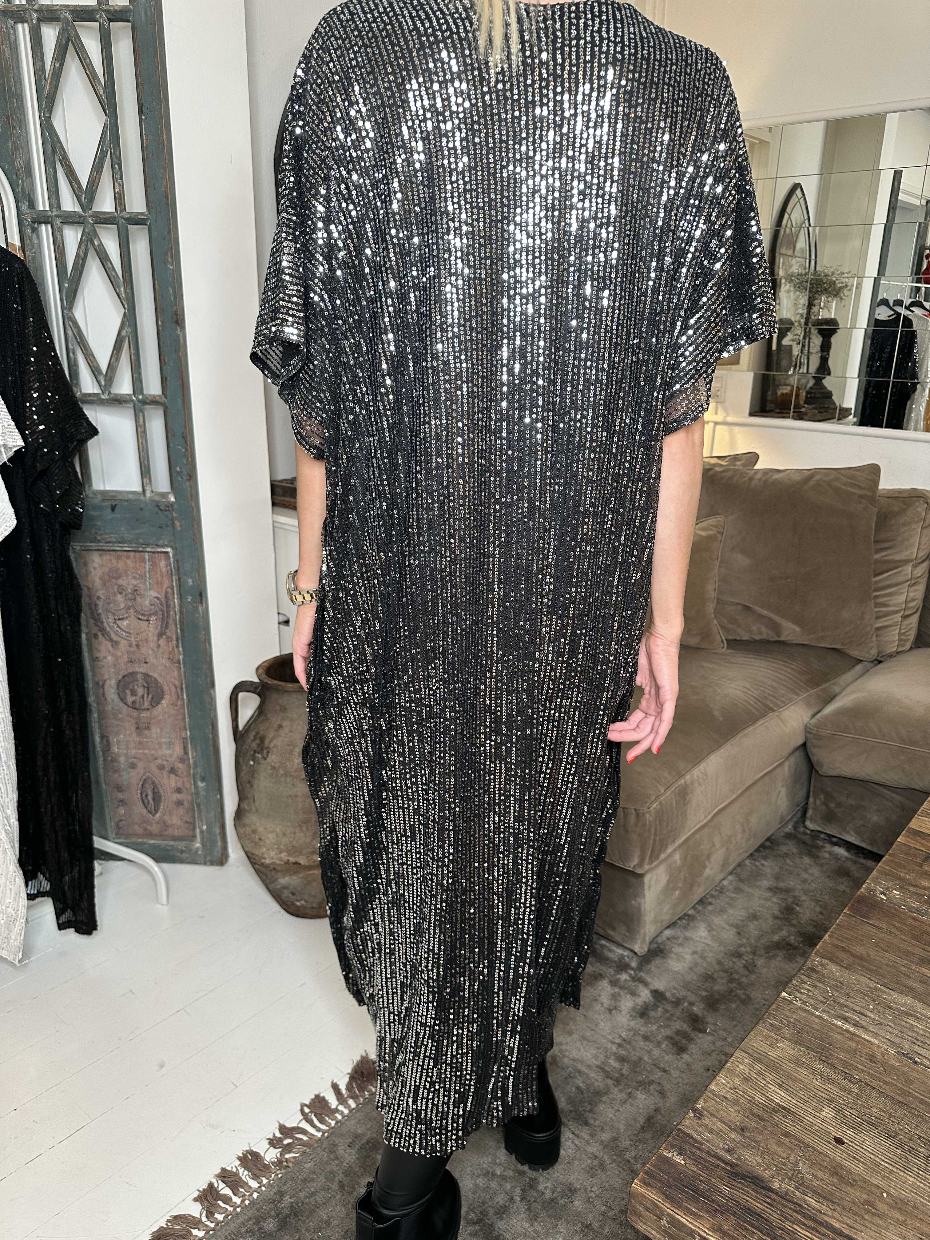 Azmina Long - Lång tunika med lös passform och paljetter